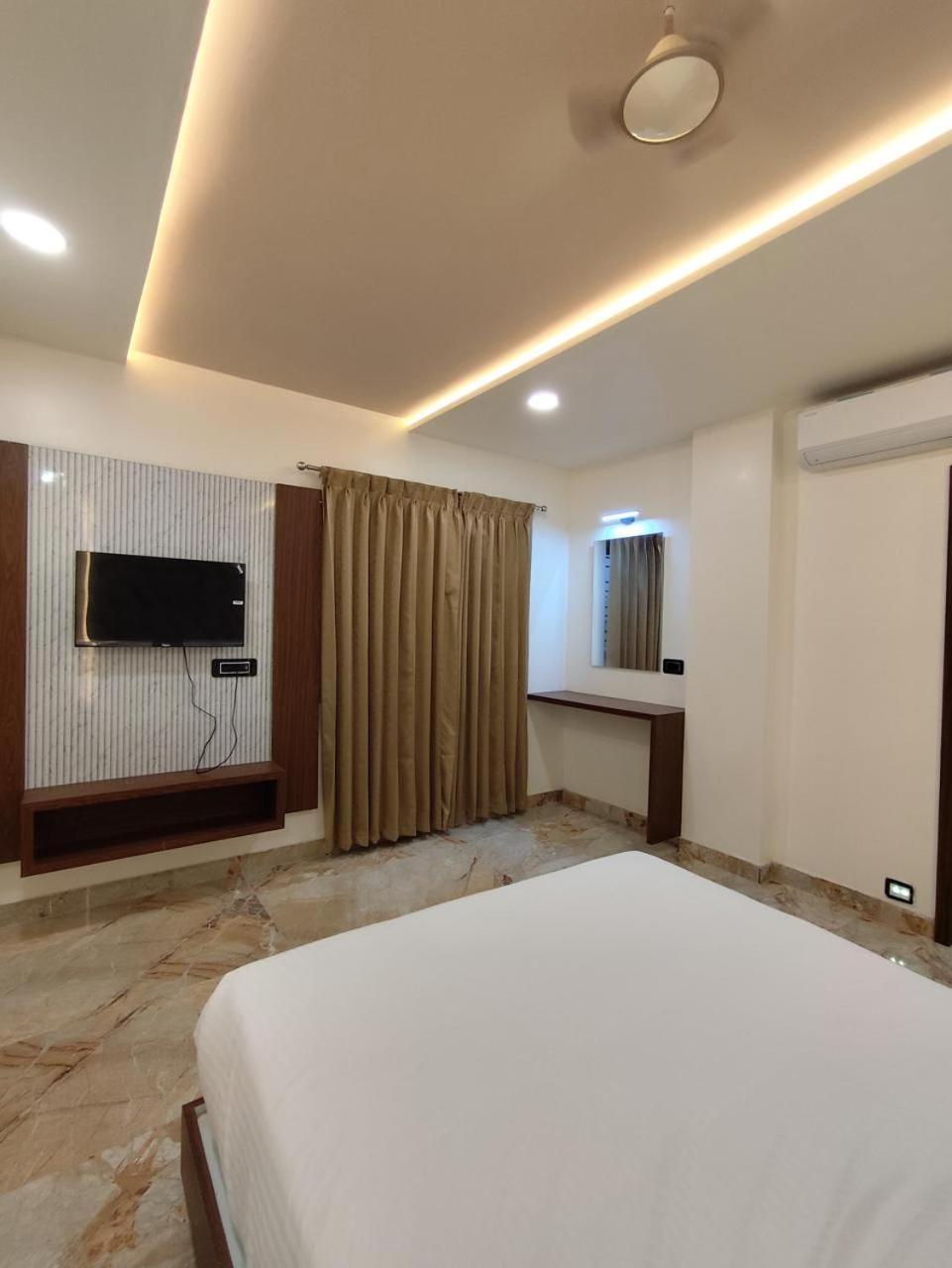 Sree Mahalakshmi Residency By K Hotels Virudunagar Ngoại thất bức ảnh